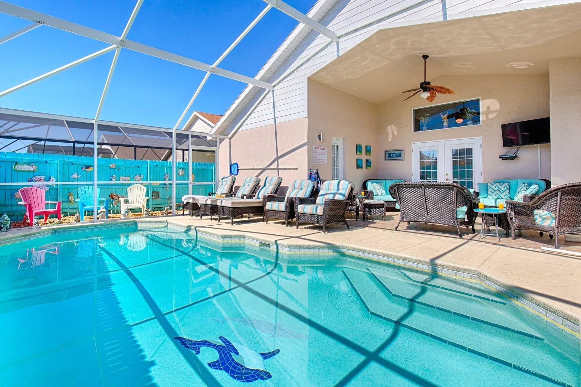Private pool and deck